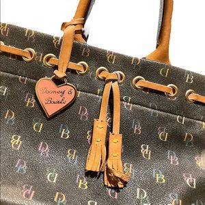 Vintage Dooney & Bourke 👜 Black DB Tassel Tote